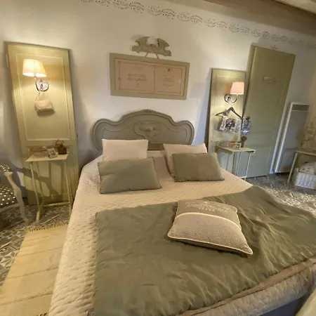 Ma Demeure Dans Les Vignes Bed & Breakfast 3*